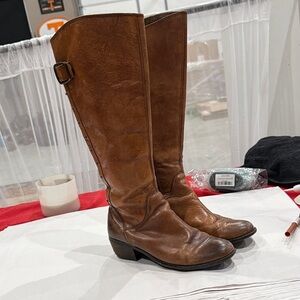Arturo Chiang Tan Leather Heeled Boots